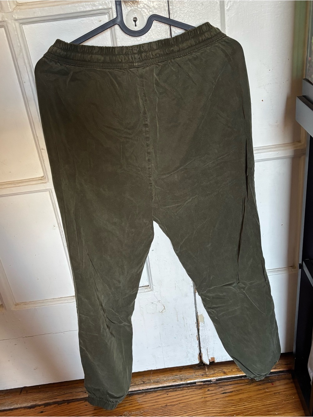PINK Victoria’s Secret Lightweight Summer Pants - Picture 2 of 4